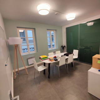 Bureau privé 7 m² 2 postes Coworking Rue du Vieil Abreuvoir Saint-Germain-en-Laye 78100 - photo 2